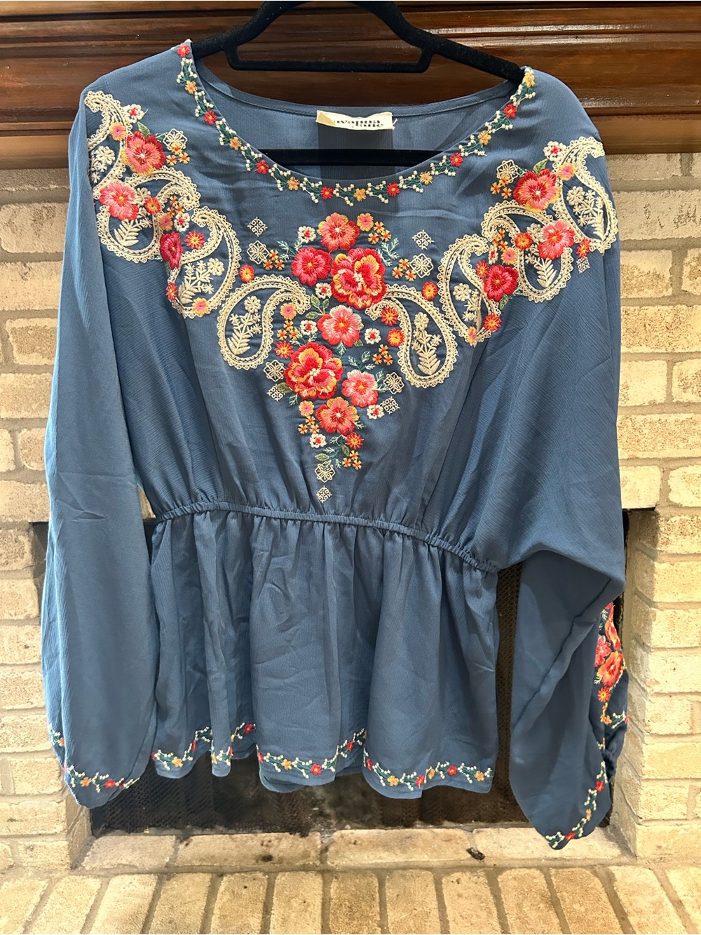 Savanna Jane Embroidered Blue Peasant Blouse with Floral Detail EUC